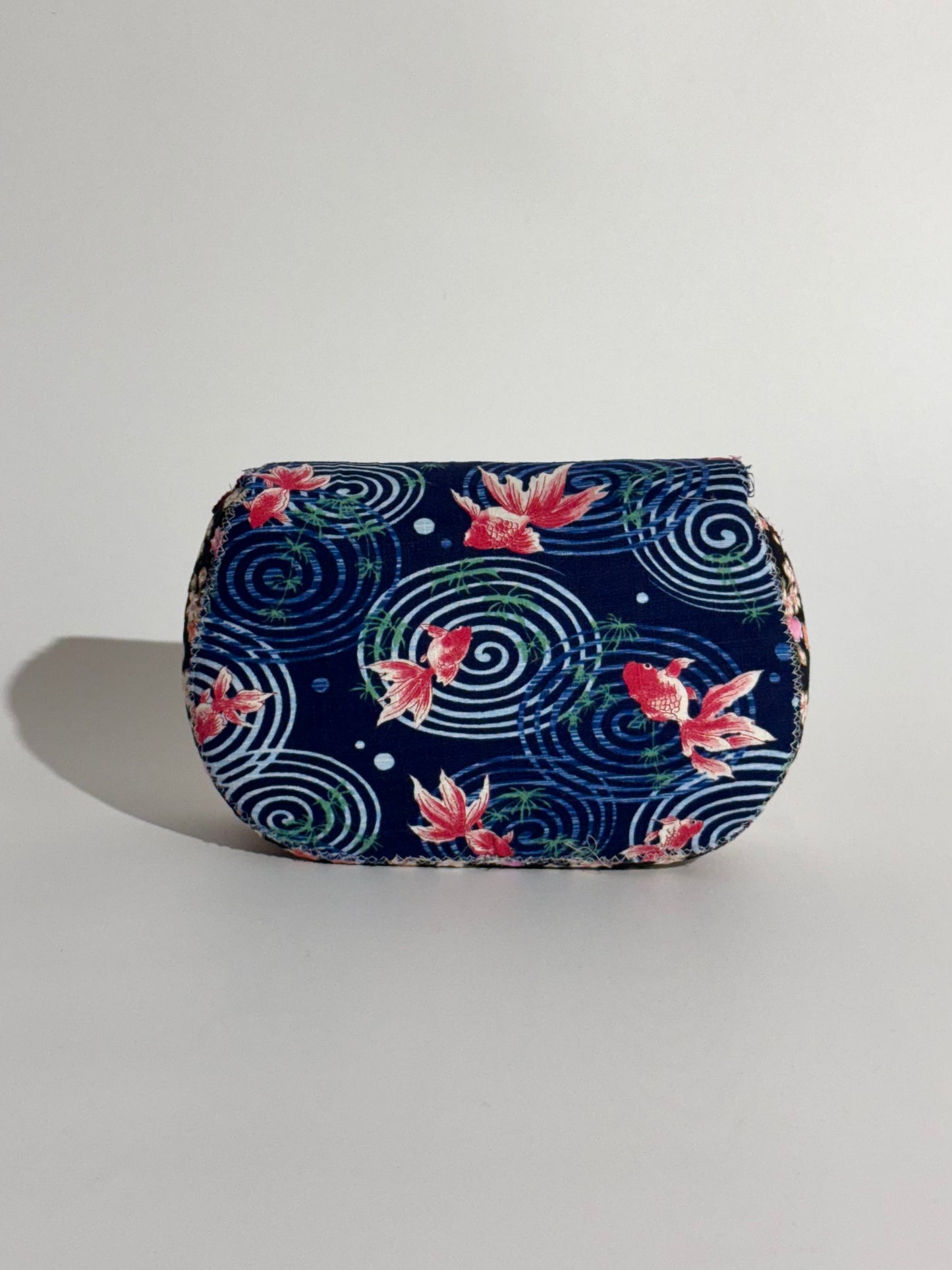 Borsa Luna Carpe Giapponesi e Fiori Neri